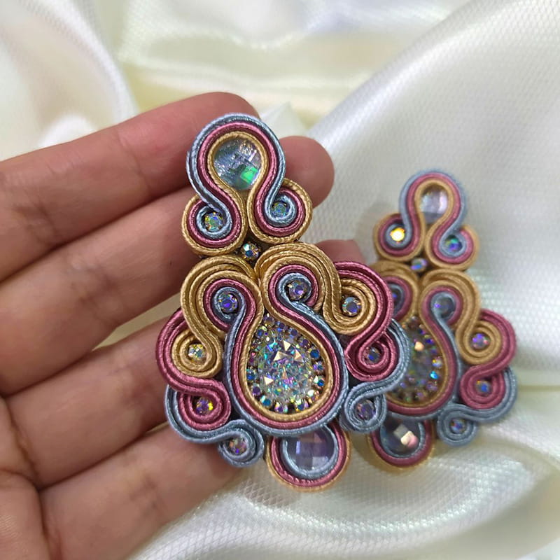 Aretes Soutache Ref. Radiante - Imagen 4